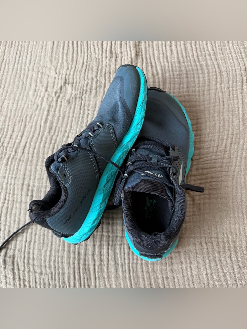 Women’s altra trail running